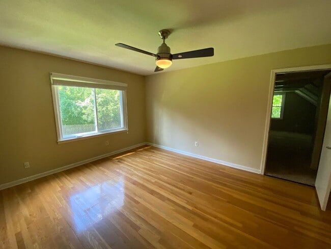 Building Photo - 7076 Wickshire Cove E