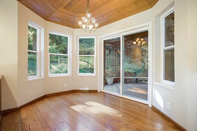 Building Photo - 3 Blackhawk Club Ct