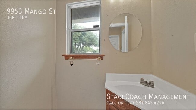 Building Photo - 9953 Mango St