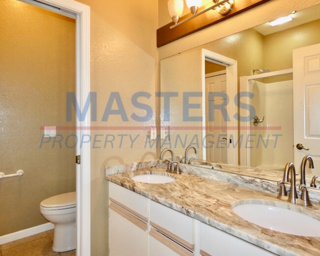 Building Photo - Spacious Home in West Toledo – Comfortable Living in a Great Location