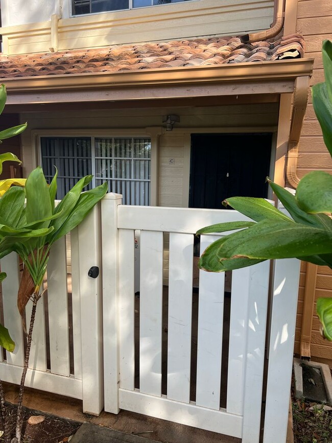 Building Photo - Ground Floor 2/2 Unit in Kapolei - Availab...