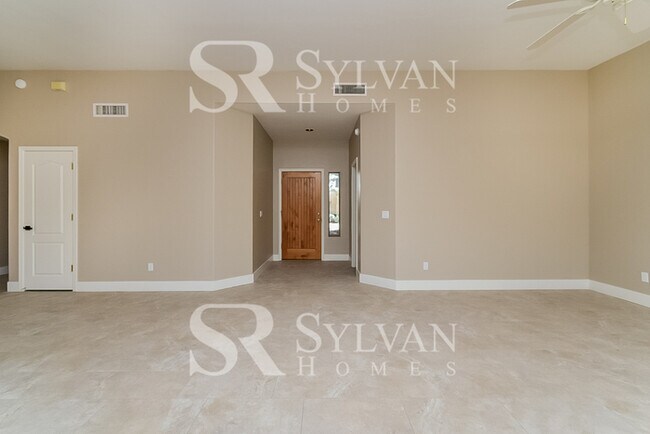 Building Photo - Charming 4BR 2BA Home