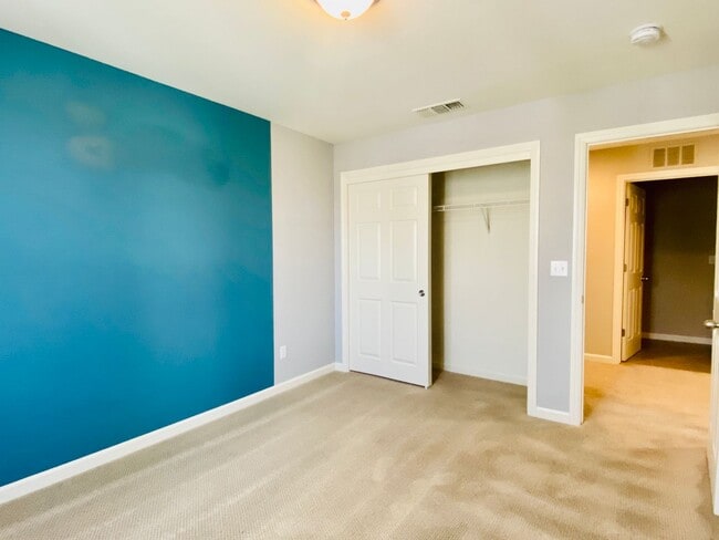 Building Photo - $2,395 Ashlan & Leonard, Beautiful 3 Bedroom - Buckingham Ave, Clovis