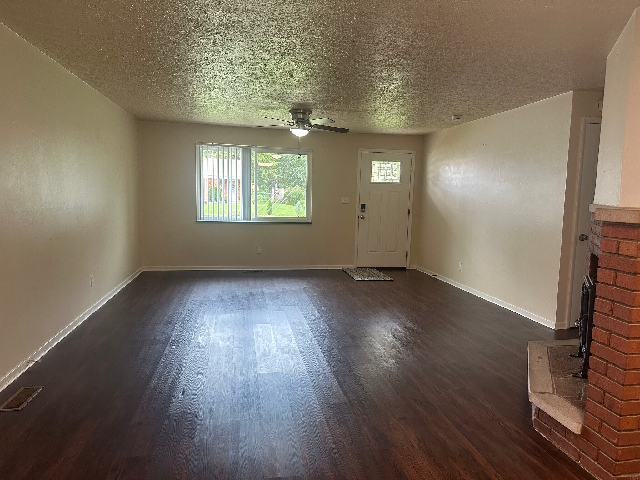 Building Photo - 4055 Royal Oak Dr