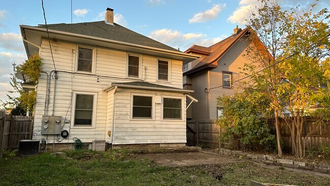 Building Photo - 1535 Bever Ave SE