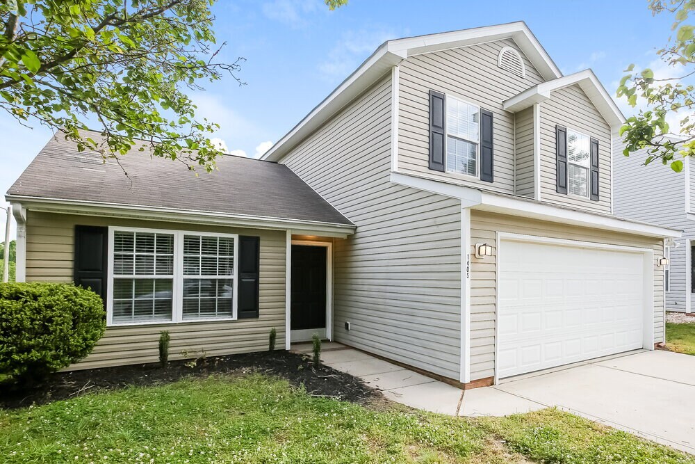 Building Photo - 1405 Summer Coach Dr