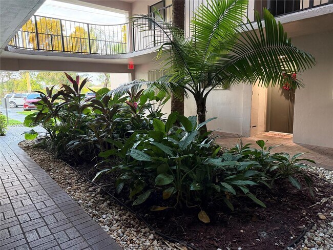 Building Photo - 8500 SW 133rd Avenue Rd