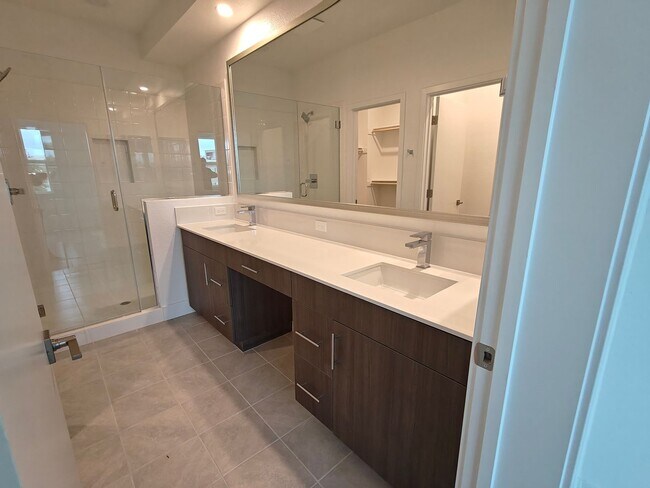 Building Photo - 259 Montague Expy