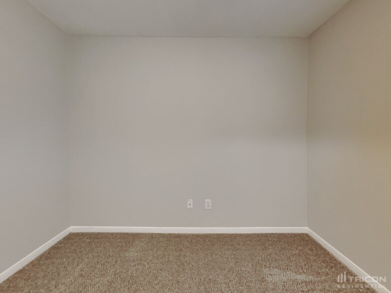 Building Photo - 18515 Knob Hill Lake Ln
