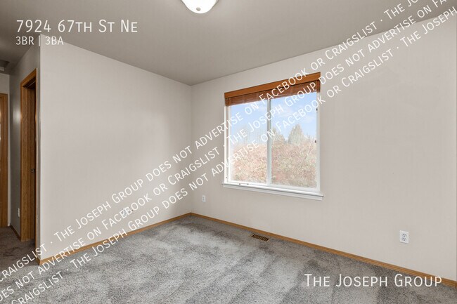 Building Photo - 7924 67th St NE
