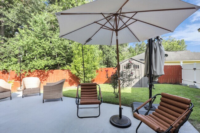 Building Photo - 136 Meadowside Ln