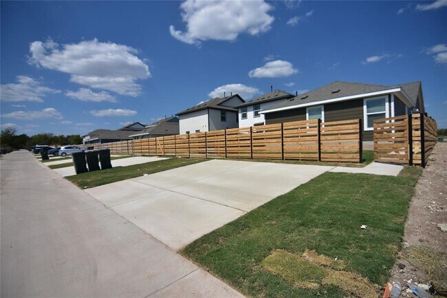 Building Photo - 275 Bugbee