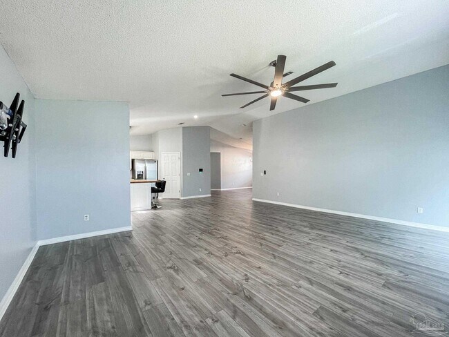 Building Photo - 209 Staysail St