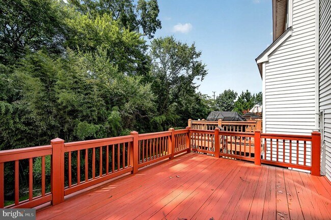 Building Photo - 8381 Millwood Dr