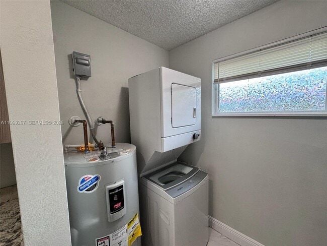 Building Photo - 206 NW 5th Ave