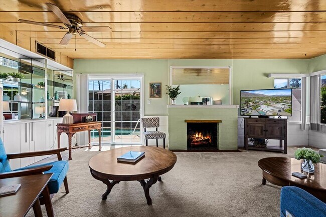 Building Photo - 572 N Calle Marcus