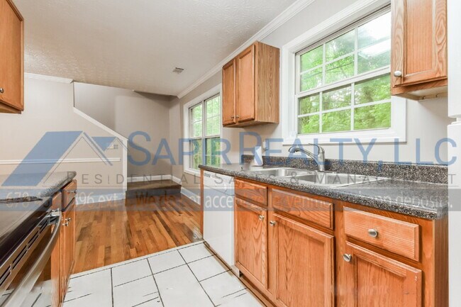 Building Photo - Move in before December 31st and get $100 OFF your rent for the first 3 months — PLUS a $250 Amaz...