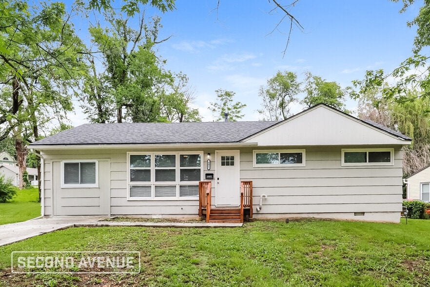 Primary Photo - 401 Lacy Ln