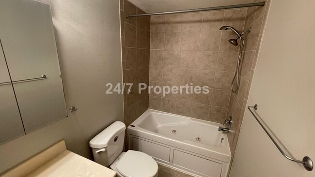 Building Photo - 3 BD | 2 BA Single-Level Home on Sprawling...