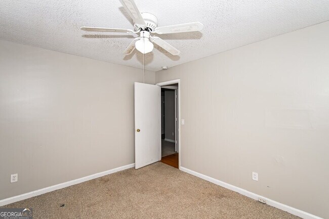 Building Photo - 3278 Pilgrims Ct