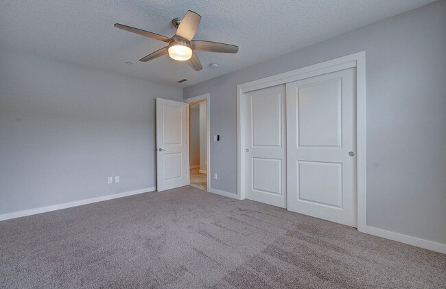 Building Photo - STUNNING CAMAS NORTH HILLS 4 BR, 3.5 BATH HOME~ CAMAS SCHOOLS~ PET FRIENDLY!