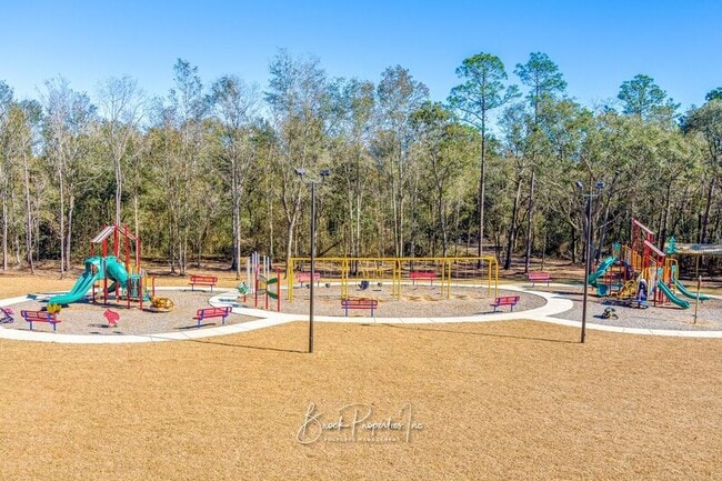 Building Photo - 5515 Peach Dr