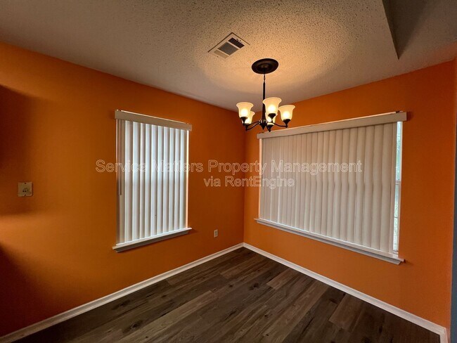 Building Photo - 2439 Redoubt Ave