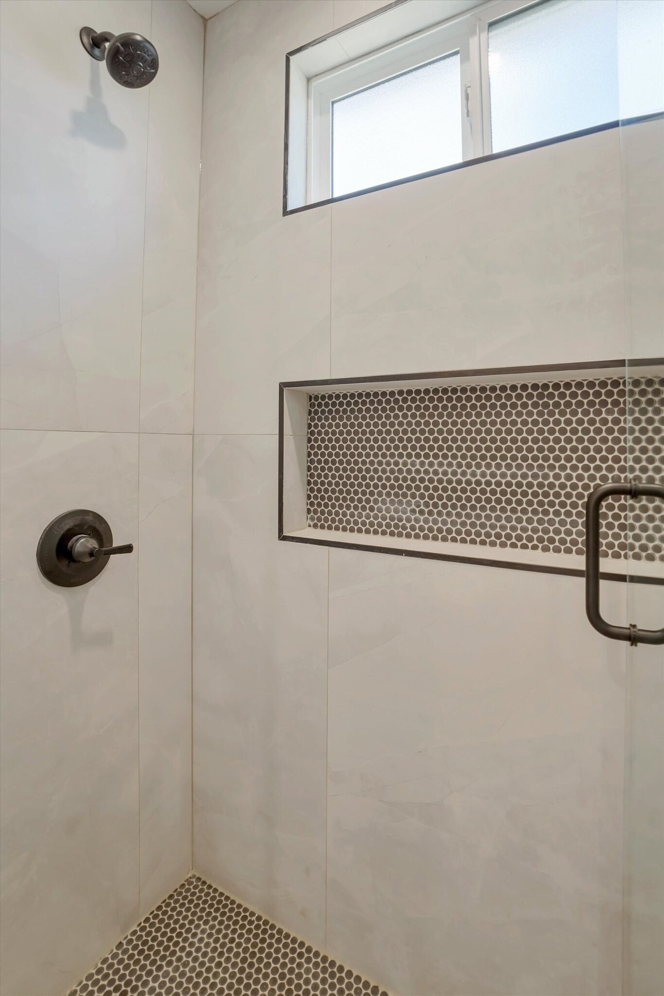 Building Photo - 2114 E 2nd St