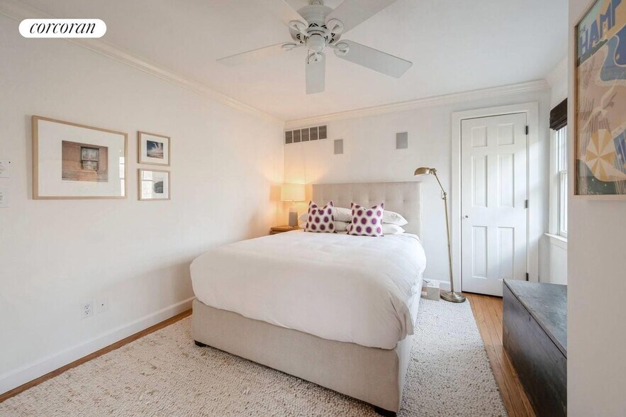 Building Photo - 70 Miller Ln E