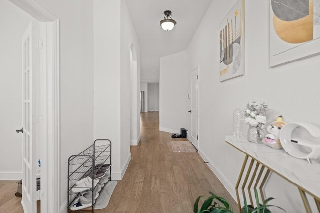 Building Photo - 8508 White Rock Ln