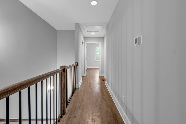 Building Photo - Beautiful North Nashville Home