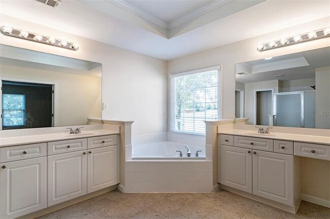 Building Photo - 12489 Huntington Trace