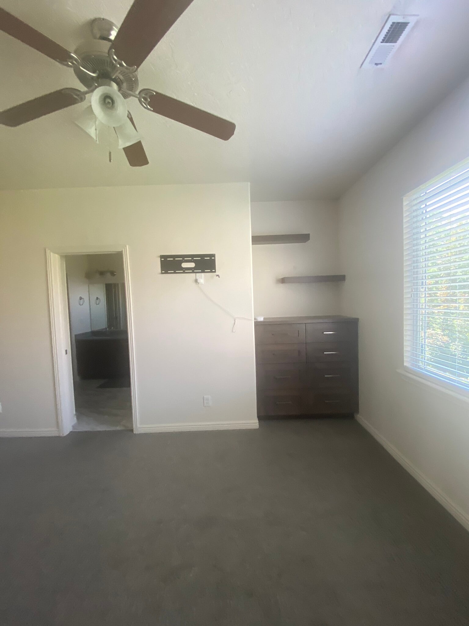 Building Photo - 1582 W 10 S