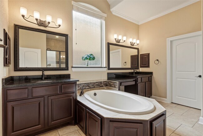 Building Photo - 9915 Rochs Hill Ct