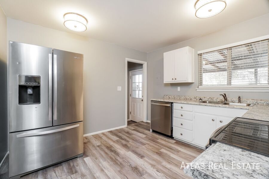 Building Photo - 828 Querida Dr