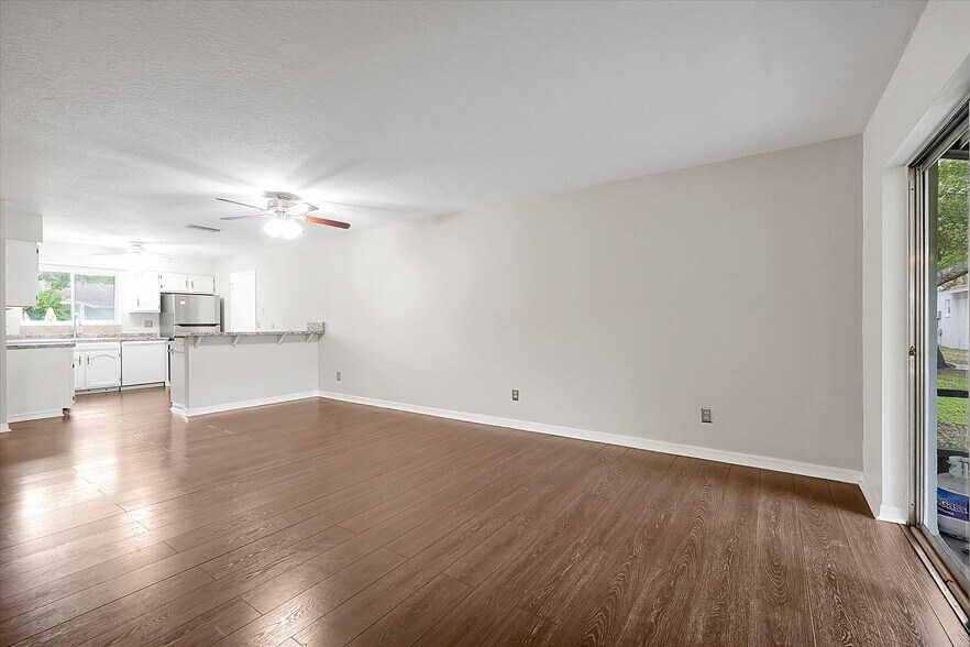 Building Photo - 10211 Gray Eagle Dr