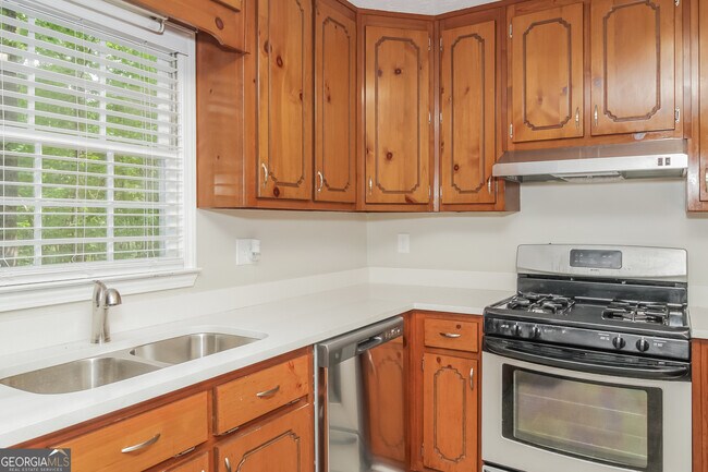 Building Photo - 345 Justin Dr