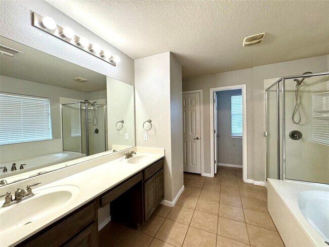 Building Photo - 4508 Hees Ct