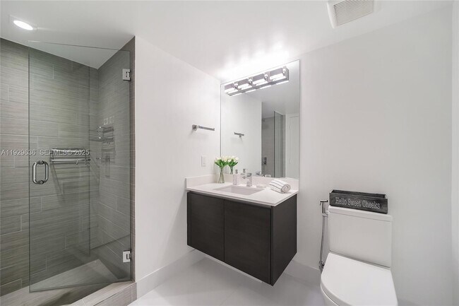 Building Photo - 300 Sunny Isles Blvd