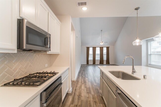Building Photo - 7397 Mount Greylock Lp