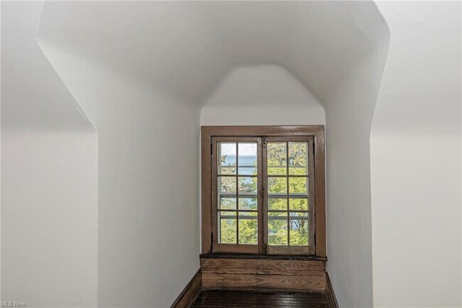 Building Photo - 283 Corning Dr