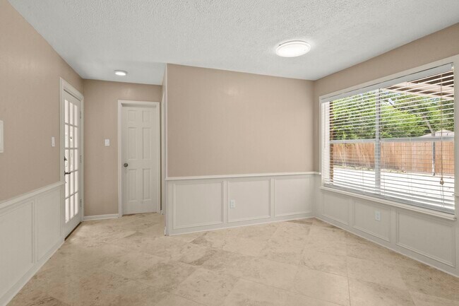 Building Photo - 17627 Macrantha Dr