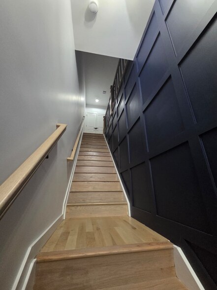 Building Photo - 13 Voorhees St