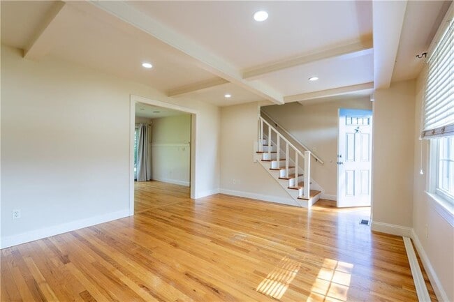 Building Photo - 48 Pleasant St