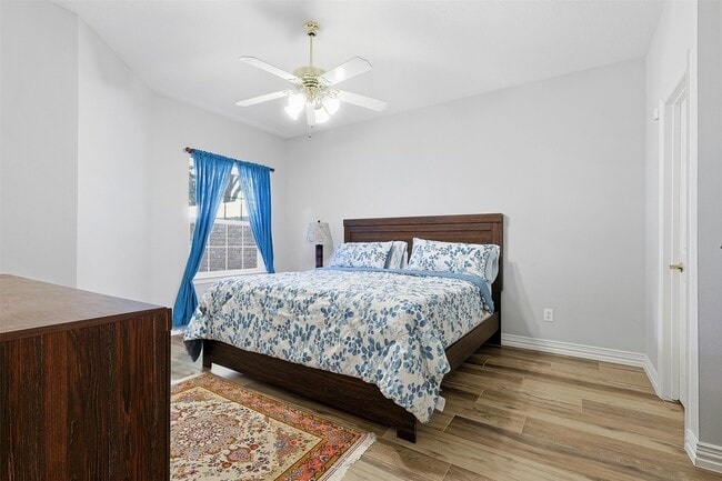 Building Photo - 1527 Orchard Park Dr