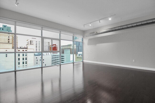 Building Photo - 100 E Gay St