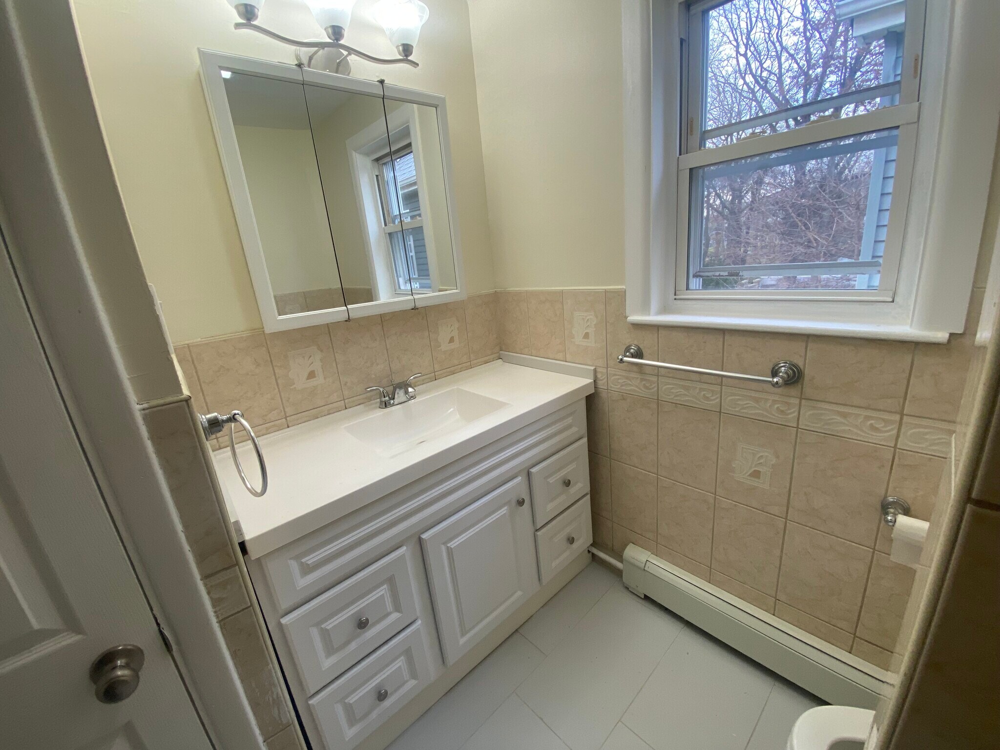 Building Photo - 37 Gautier Ave