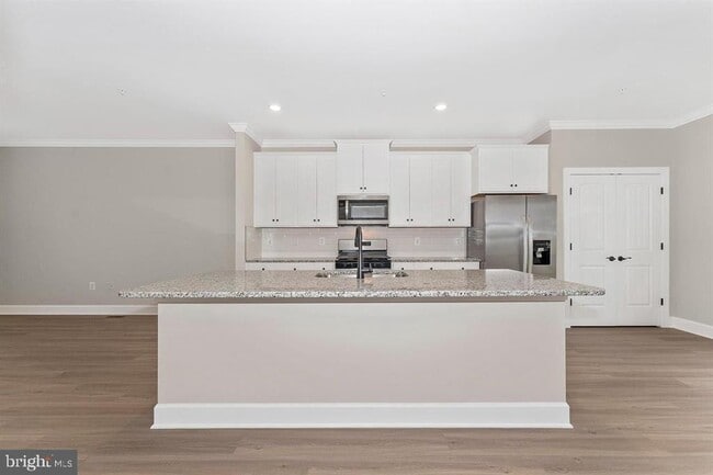 Building Photo - 424 Abigail Ave