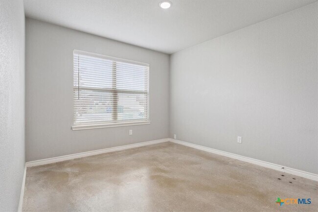 Building Photo - 1468 Dryden Ave
