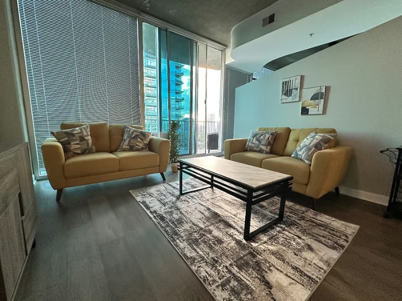 Building Photo - 400 W Peachtree St NW